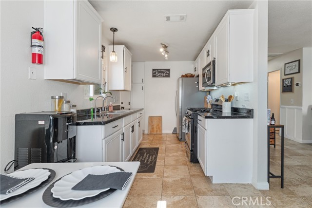 42045 Thornbush Avenue, Lancaster CA: https://media.crmls.org/medias/d66dfe37-813c-494b-81b3-7577d8e8778d.jpg