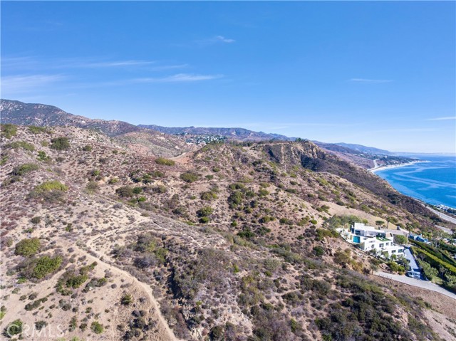 Detail Gallery Image 6 of 12 For 26907 Sea Vista Dr, Malibu,  CA 90265 - – Beds | – Baths