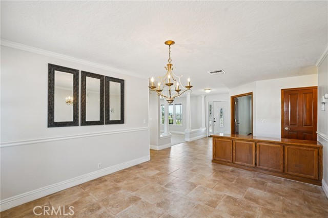 Detail Gallery Image 6 of 35 For 16055 Saint Timothy Rd, Apple Valley,  CA 92307 - 3 Beds | 3 Baths