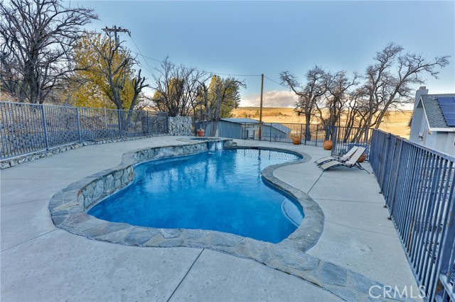 Detail Gallery Image 19 of 37 For 13136 Elizabeth Lake Rd, Leona Valley,  CA 93551 - 6 Beds | 6 Baths