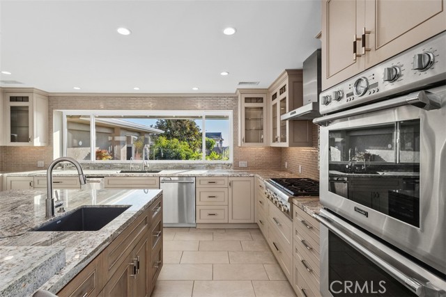 Detail Gallery Image 38 of 40 For 3800 Topside Ln, Corona Del Mar,  CA 92625 - 4 Beds | 3/1 Baths