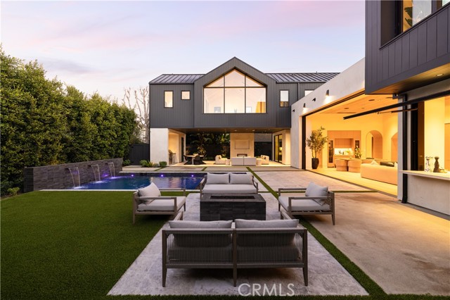 Detail Gallery Image 5 of 48 For 2100 Windward Ln, Newport Beach,  CA 92660 - 5 Beds | 5/3 Baths