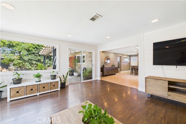 3647 W Myra Avenue, Anaheim CA: https://media.crmls.org/medias/d670064d-a75b-4a16-8a16-5f696a3dde09.jpg
