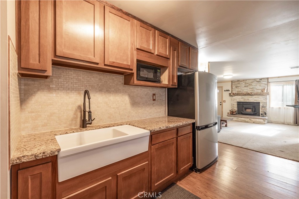 https://media.crmls.org/medias/d670a0d3-98a0-4eb1-87ea-fe122c70ab8d.jpg?preset=X-Large