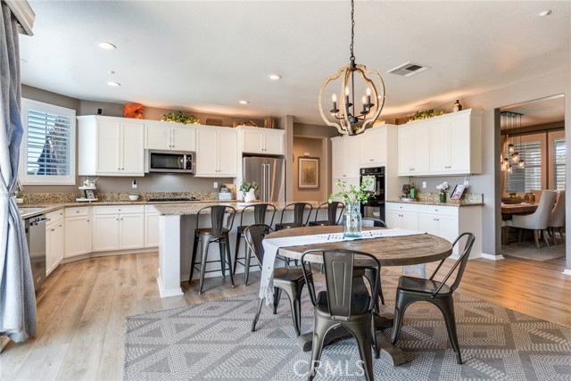 4765 Falconview Court, Fontana CA: https://media.crmls.org/medias/d670dea5-d7ed-43d4-9dd3-63b502fb014f.jpg