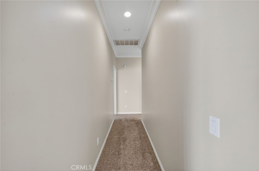 https://media.crmls.org/medias/d670e6fe-38f5-49ec-af35-5f6c3dbf673e.jpg?preset=X-Large