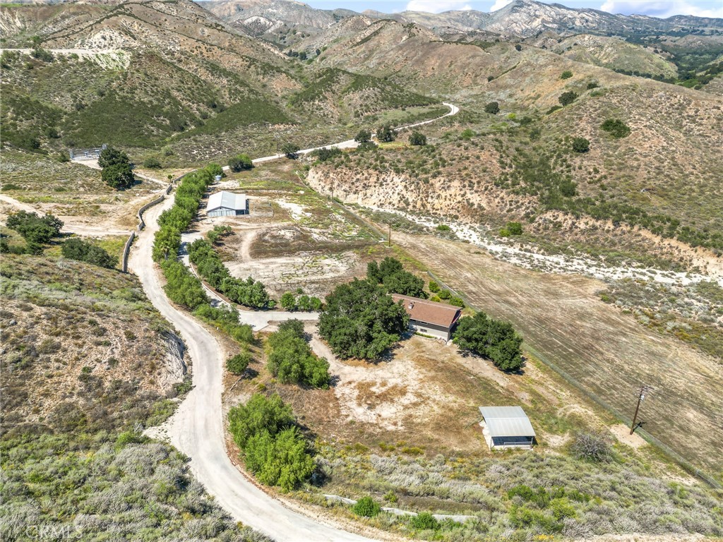 https://media.crmls.org/medias/d671329d-7fb0-4d4f-bb5b-c75c15467bdd.jpg?preset=X-Large