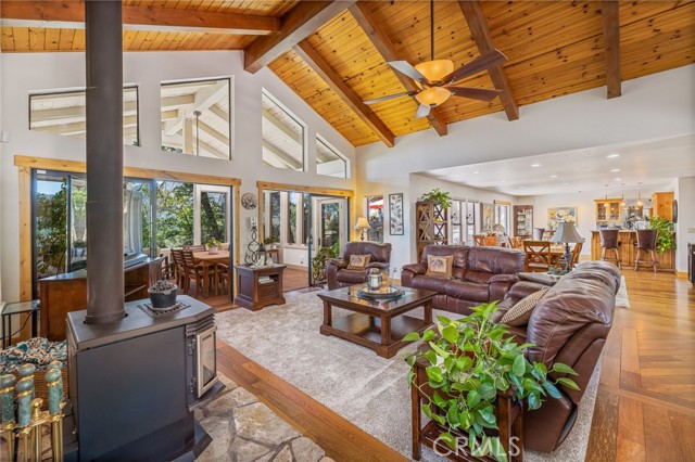 Detail Gallery Image 13 of 69 For 38800 Fawn Point Ln, Bass Lake,  CA 93604 - 5 Beds | 3/1 Baths