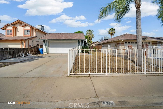 Detail Gallery Image 2 of 18 For 5313 Ilene Ct, Bakersfield,  CA 93307 - 3 Beds | 2 Baths