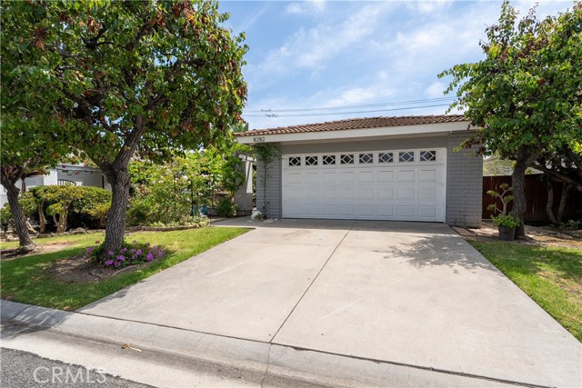 8282 Delfino CIR