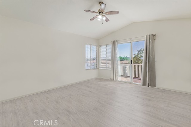 25213 Via Las Lomas, Murrieta CA: https://media.crmls.org/medias/d6733da9-35b9-45af-ac81-1282fbb1d0f1.jpg