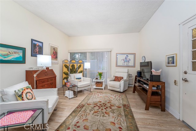 Detail Gallery Image 10 of 60 For 2220 E via Mariposa East #H,  Laguna Woods,  CA 92637 - 2 Beds | 1 Baths