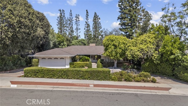 Detail Gallery Image 1 of 33 For 1530 Kenmore Rd, Pasadena,  CA 91106 - 3 Beds | 3 Baths