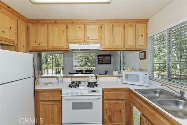 747 Boulder Bay, Big Bear Lake CA: https://media.crmls.org/medias/d6744d18-4f04-43b8-ac82-c4998b7519ac.jpg
