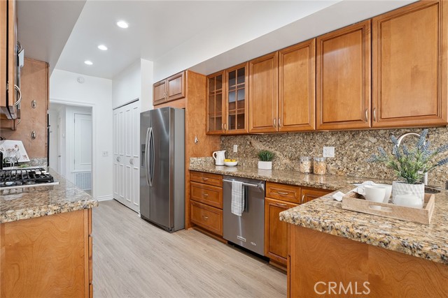 5416 Zelzah Avenue, Encino CA: https://media.crmls.org/medias/d6751e25-ee3e-4f28-a349-32e68828823f.jpg