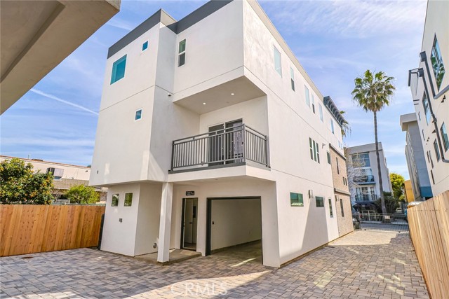 1227 N June Street, Hollywood CA: https://media.crmls.org/medias/d675d19c-d20e-491a-9cad-1f5b416acc23.jpg