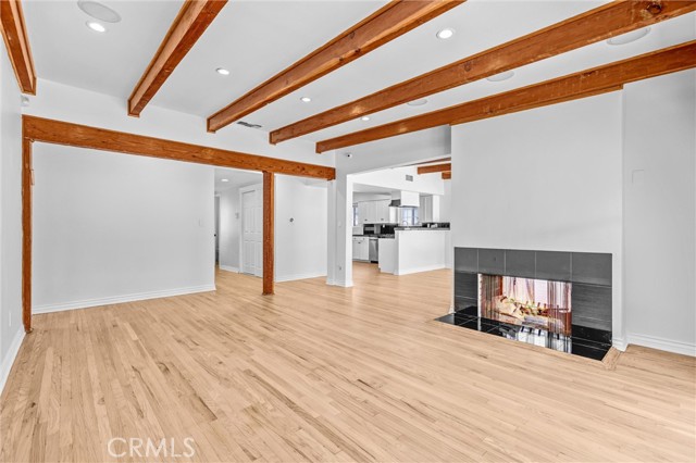 6106 Wilkinson Avenue photo 9