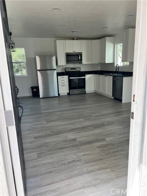 Detail Gallery Image 5 of 8 For 12690 7th, Yucaipa,  CA 92399 - 2 Beds | 2 Baths