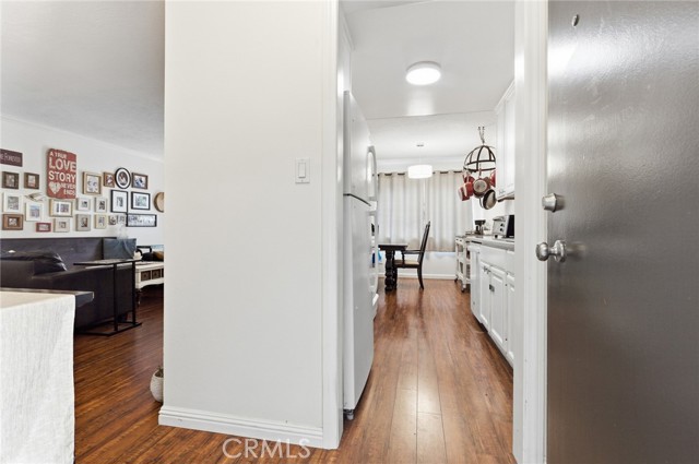 Detail Gallery Image 3 of 26 For 12200 Montecito Rd #D101,  Seal Beach,  CA 90740 - 1 Beds | 1 Baths