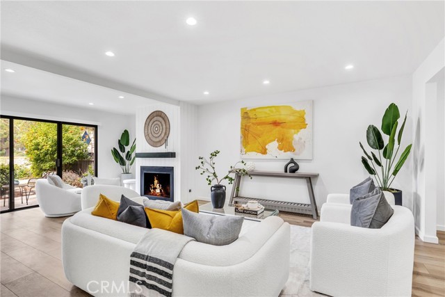 Detail Gallery Image 4 of 46 For 27061 Mill Pond Rd #40,  Dana Point,  CA 92624 - 2 Beds | 2/1 Baths