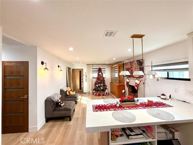 Detail Gallery Image 6 of 30 For 3007 3009 S Hobart, Los Angeles,  CA 90018 - 5 Beds | 4 Baths