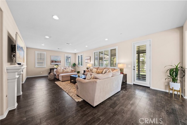 7462 Silver Saddle Court, Eastvale CA: https://media.crmls.org/medias/d6788711-434a-4393-904a-3f6c8c7091d4.jpg