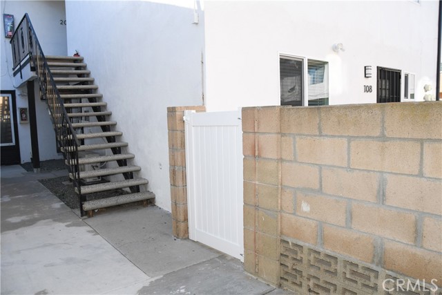 Detail Gallery Image 33 of 38 For 994 Valencia #108,  Costa Mesa,  CA 92626 - 1 Beds | 1 Baths