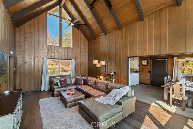 Detail Gallery Image 7 of 26 For 27994 W Shore, Lake Arrowhead,  CA 92352 - 3 Beds | 2 Baths