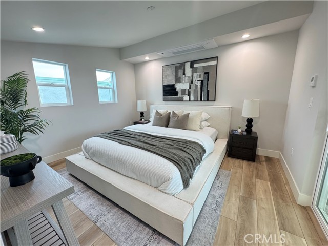 Image 23 of 41 For 1821 Westholmes Ave Avenue 1821