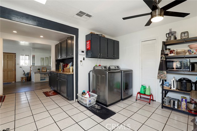 Detail Gallery Image 13 of 35 For 12623 S Slater, Compton,  CA 90222 - 3 Beds | 2/1 Baths