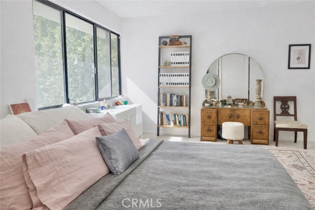 Detail Gallery Image 18 of 25 For 4709 Dunman, Woodland Hills,  CA 91364 - 5 Beds | 3 Baths