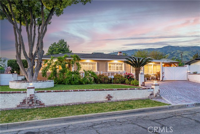 2033 E Duell Street, Glendora CA: https://media.crmls.org/medias/d67a2ad6-157c-4422-acd2-c1f2344e541b.jpg