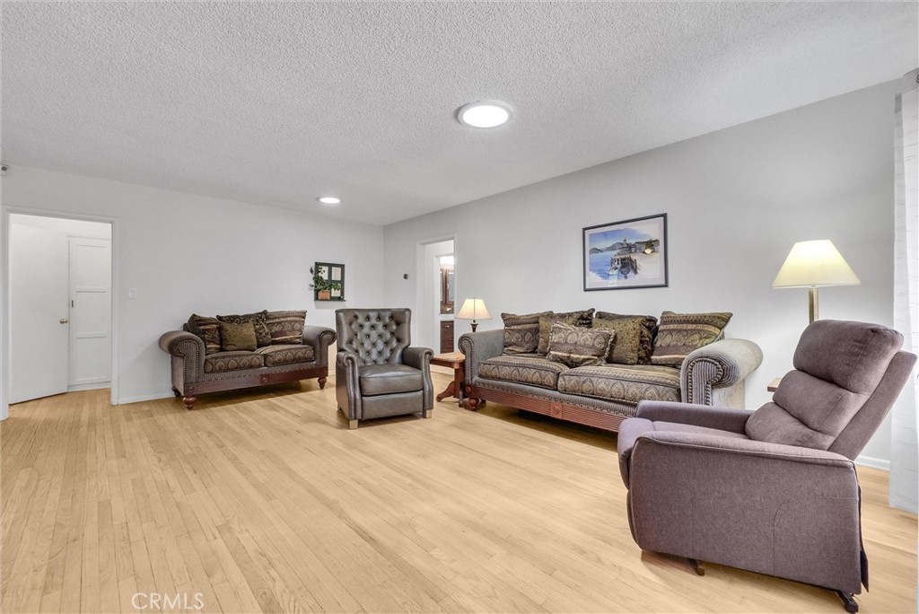 MLS #CV25147207 img 4