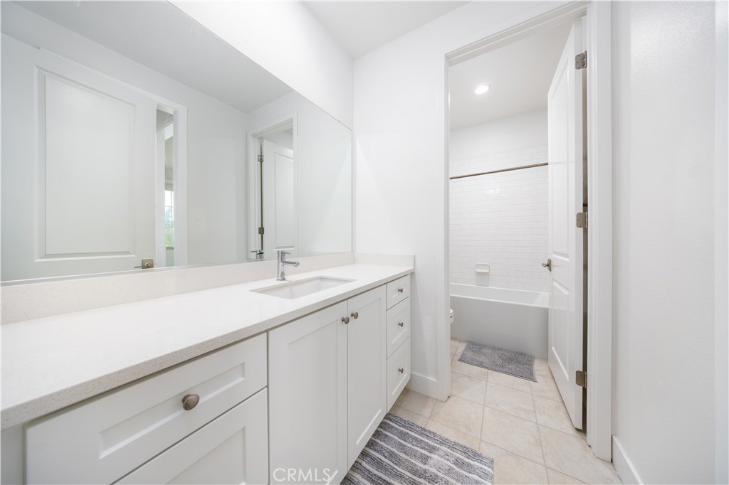 MLS #OC25171450 img 23