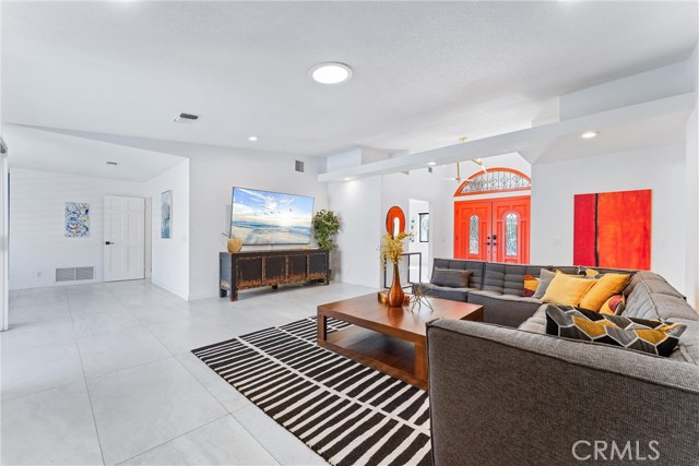 1045 E Deepak Road, Palm Springs CA: https://media.crmls.org/medias/d67b543c-8831-4e3c-92fb-e53265e6e6b2.jpg
