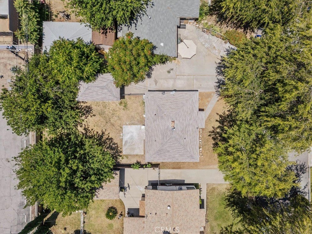 https://media.crmls.org/medias/d67bd4c3-50ea-41bd-a174-00c211ec1a66.jpg?preset=X-Large