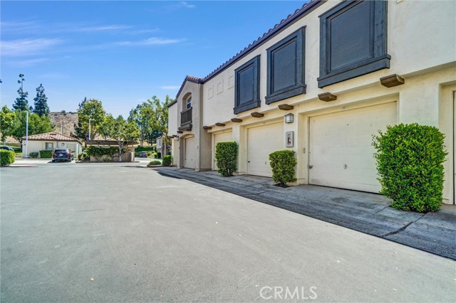 192 S Cross Creek Road, Orange CA: https://media.crmls.org/medias/d67bd8e0-e0c8-4d59-9b71-3626f74f652b.jpg