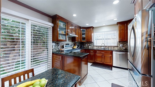 Detail Gallery Image 7 of 50 For 11726 Balboa Bld, Granada Hills,  CA 91344 - 3 Beds | 2 Baths