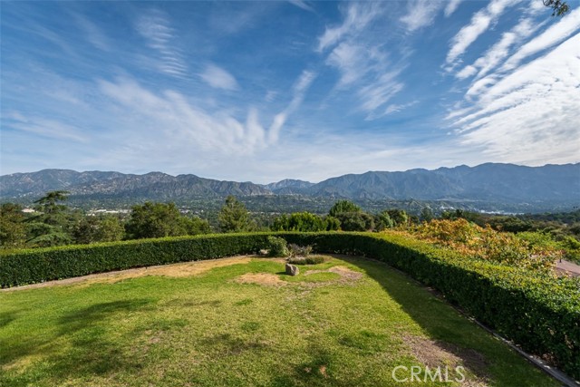 Detail Gallery Image 13 of 15 For 3975 Madison Rd, La Canada Flintridge,  CA 91011 - 4 Beds | 2/2 Baths