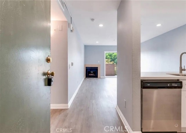 Detail Gallery Image 9 of 29 For 450 E 4th #221,  Santa Ana,  CA 92701 - 1 Beds | 1 Baths