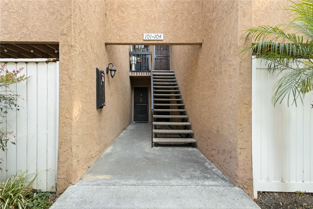 Image 3 for 1001 W Macarthur Blvd #104, Santa Ana, CA 92707