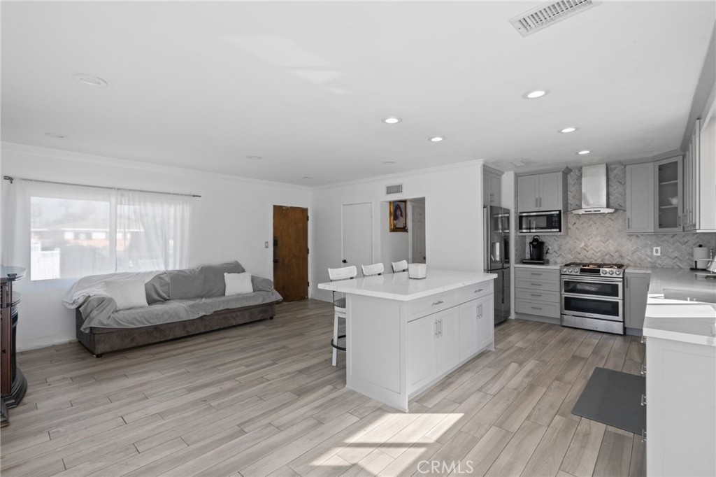 MLS #SB25278738 image #5