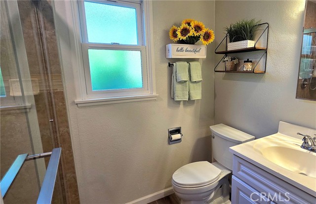 1005 Driftwood Avenue, Seal Beach CA: https://media.crmls.org/medias/d67ee054-1e29-40b1-a5e1-899d3e0a905f.jpg