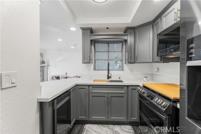 Detail Gallery Image 8 of 30 For 1100 Euclid Ave #104,  Long Beach,  CA 90804 - 2 Beds | 1 Baths