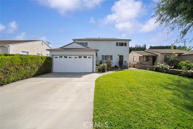 Detail Gallery Image 3 of 36 For 4228 Ostrom, Lakewood,  CA 90713 - 5 Beds | 3 Baths