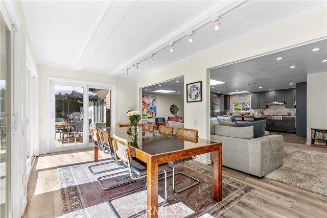 Detail Gallery Image 12 of 36 For 22736 Margarita Dr, Woodland Hills,  CA 91364 - 4 Beds | 2 Baths