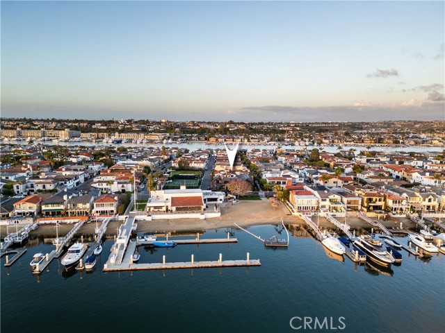 Detail Gallery Image 3 of 66 For 110 via Trieste, Newport Beach,  CA 92663 - 5 Beds | 5/1 Baths