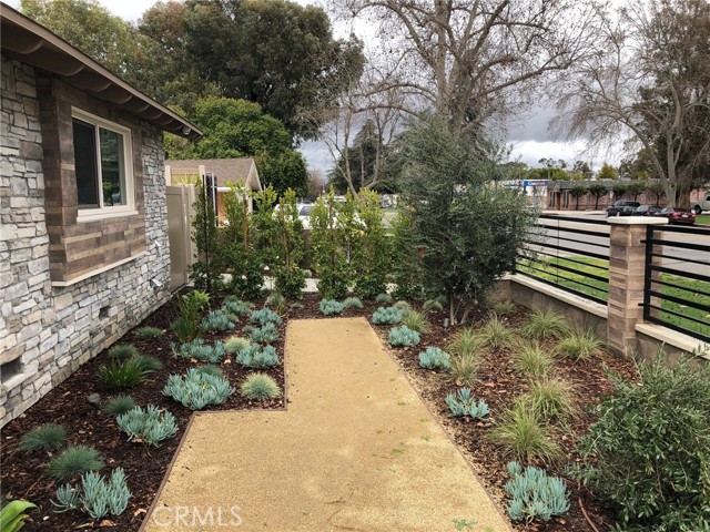 Detail Gallery Image 10 of 55 For 5237 Topanga Canyon Bld, Woodland Hills,  CA 91364 - 7 Beds | 4/2 Baths