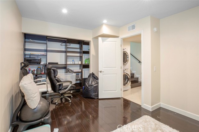 Detail Gallery Image 25 of 28 For 5456 Hermitage Ave #8,  Valley Village,  CA 91607 - 2 Beds | 2 Baths