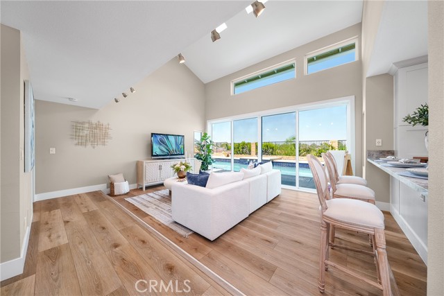 6691 E Smokewood Circle, Anaheim CA: https://media.crmls.org/medias/d6831db7-dfca-480e-9e3c-f75844795295.jpg